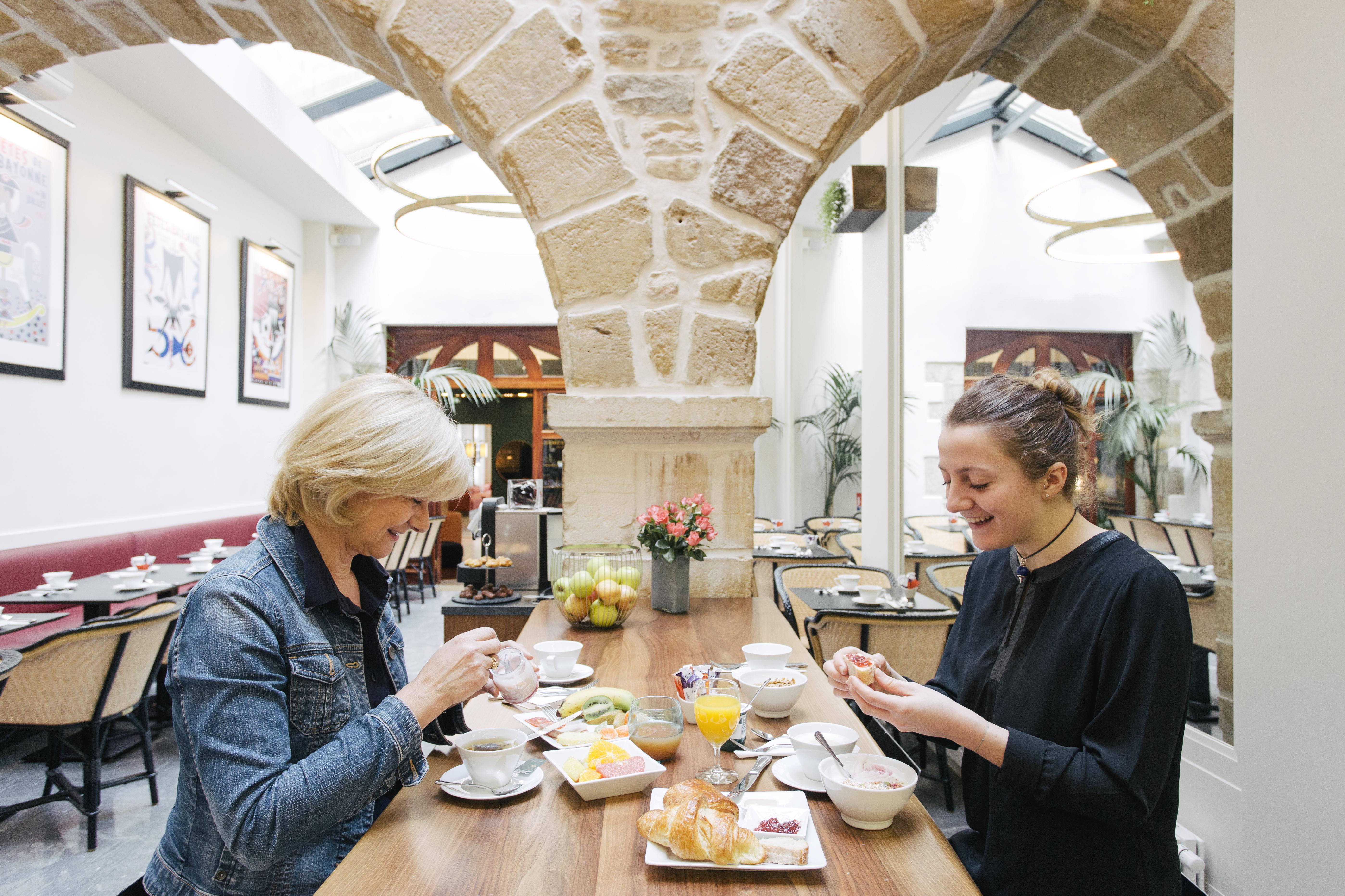 Hotel Mercure Bayonne Centre Le Grand Hotel Bagian luar foto